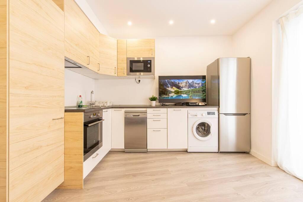 מדריד Apartamento 3 Habitaciones En El Barrio Justicia מראה חיצוני תמונה